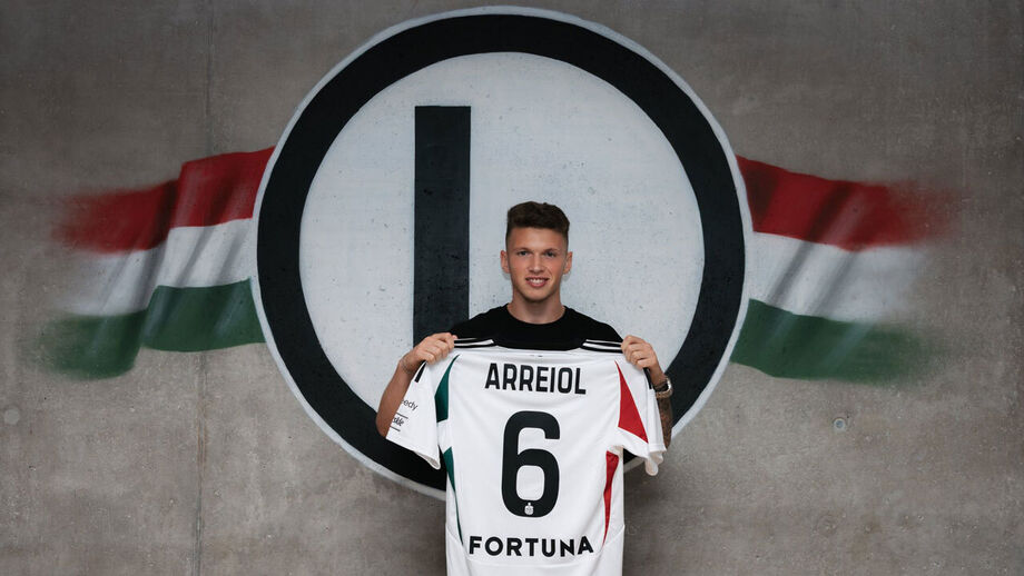 Henrique Arreiol assina pelo Legia Varsóvia