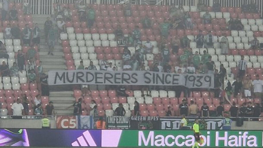 UEFA investiga faixa "assassinos desde 1939" exibida por adeptos do Maccabi Haifa contra polacos