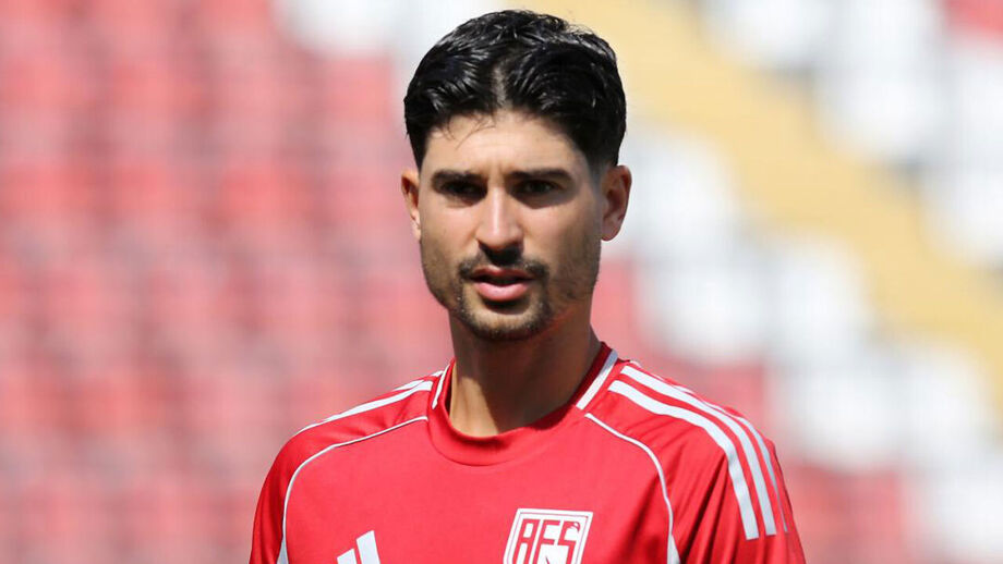 Espanhol vai dar novo rumo à carreira