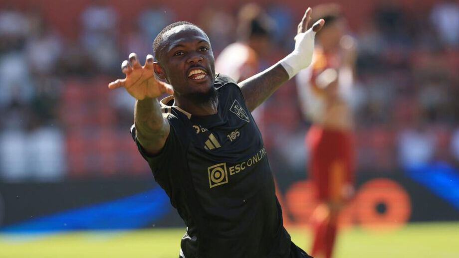 Tchamba festeja golo pelo Casa Pia frente ao AVS, na Vila das Aves