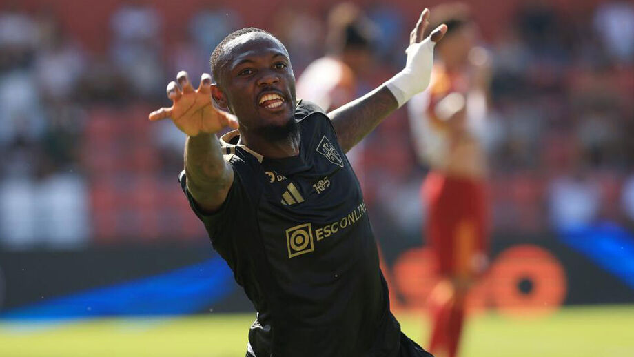 Duplexe Tchamba chegou ao Casa Pia em 2022