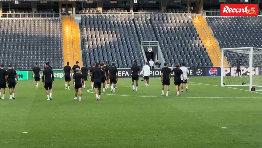 Encarnados ambientam-se ao Estádio Sükrü Saraçoglu