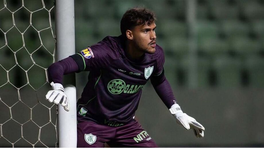 Matheus Mendes, guarda-redes brasileiro, reforça o Alverca após passagem pelo América Mineiro