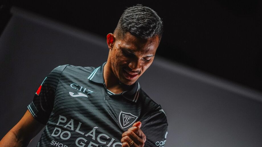 João Guilherme já veste a camisola do Ac. Viseu