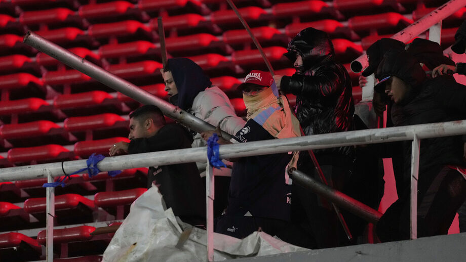 Independiente-Universidade de Chile terminou com vários feridos graves e centenas de detidos