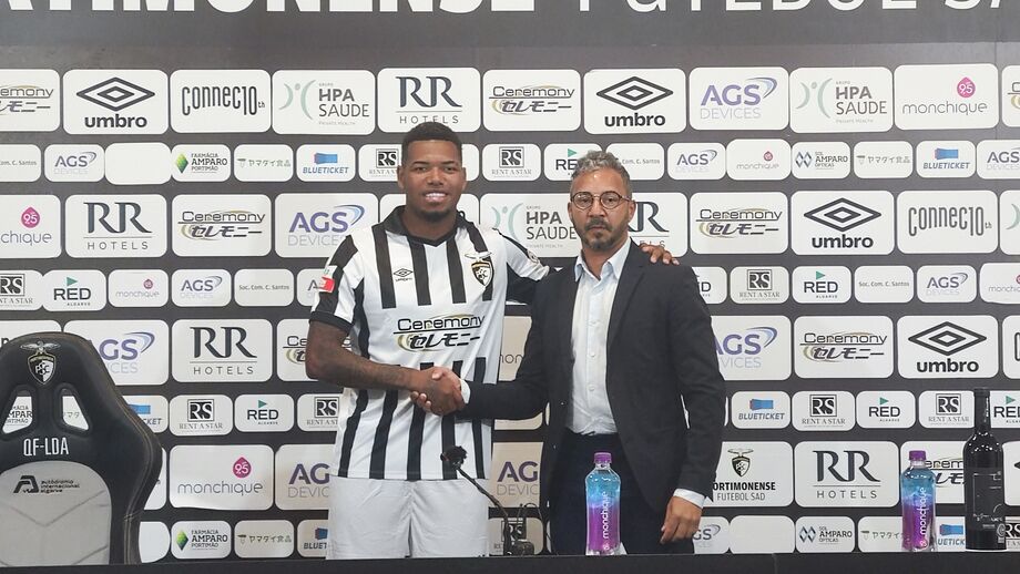 Thauan Lara ao lado de Rodiney Sampaio, presidente da SAD do Portimonense
