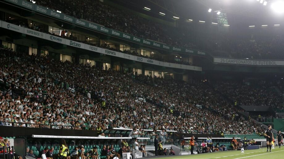 Multa para o Sporting no duelo contra o Arouca