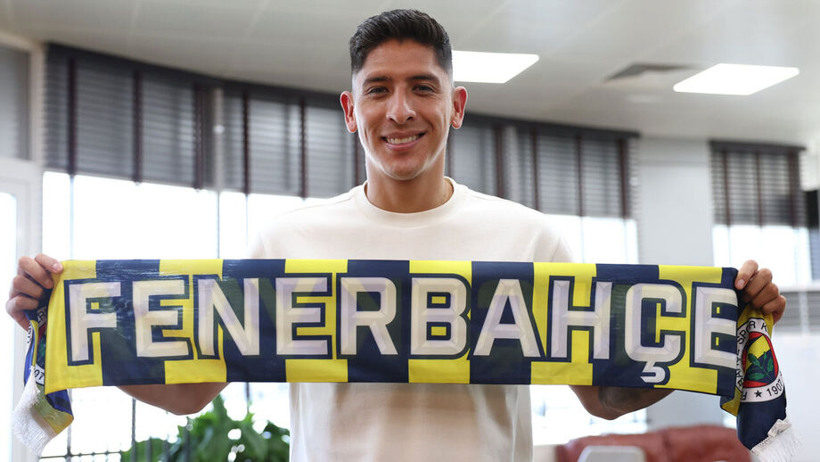  Edson Álvarez