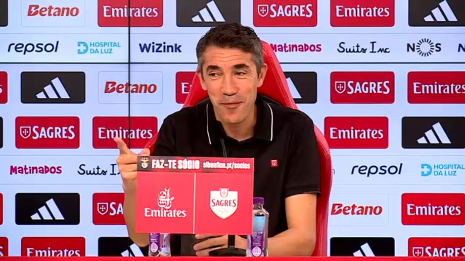 Treinador encarnado com momento curioso na conferência de imprensa