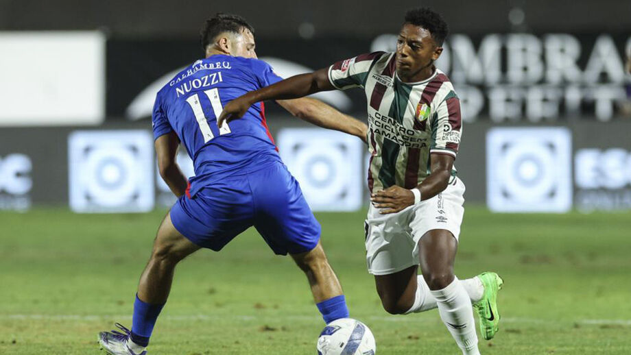 E. Amadora-Alverca foi o jogo apitado por Baixinho
