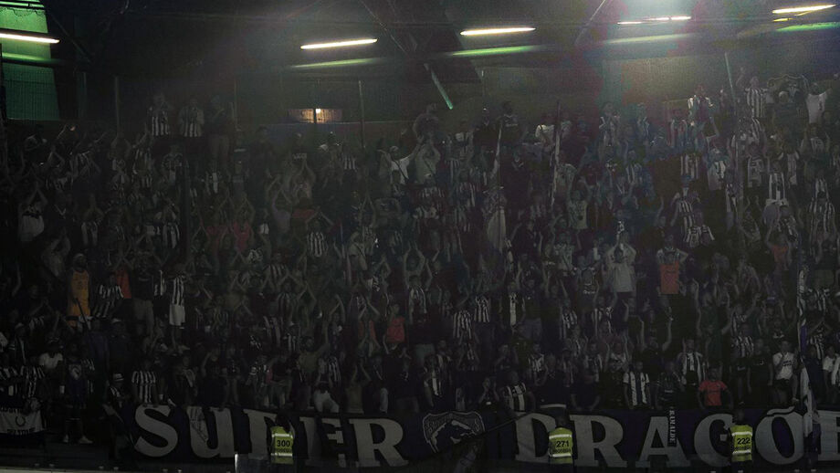 Sporting e FC Porto acordam baixar o preço dos bilhetes para adeptos visitantes em Alvalade e no Dragão