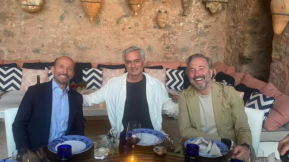 A foto de Mourinho em almoço com Hamdi Akın