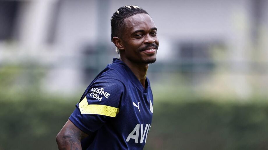 Lincoln aoi serviço do Fenerbahçe