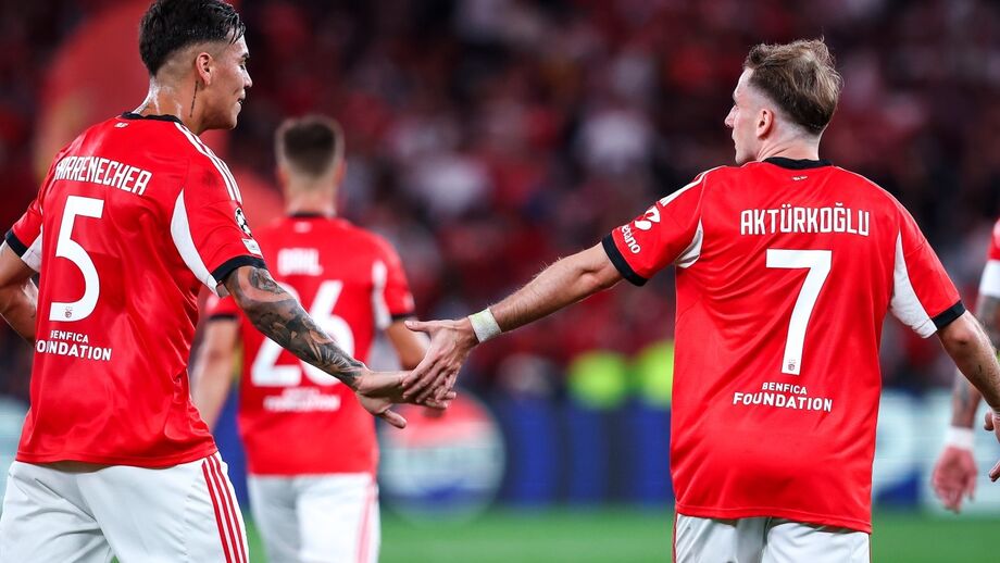 Jogadores do Benfica celebram 
