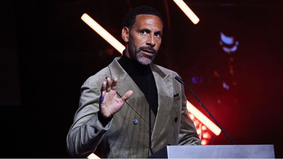 Ferdinand e o Grimsby-Man. United: «Ir para a cama e desligar as notificações do WhatsApp»