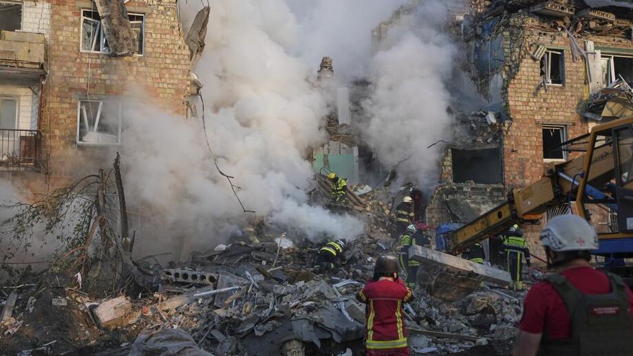 Ataque russo em Kiev mata civis e atinge delegação da UE