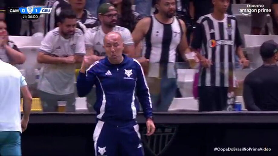 Treinador boquiaberto com a "obra-prima" de Fabrício Bruno