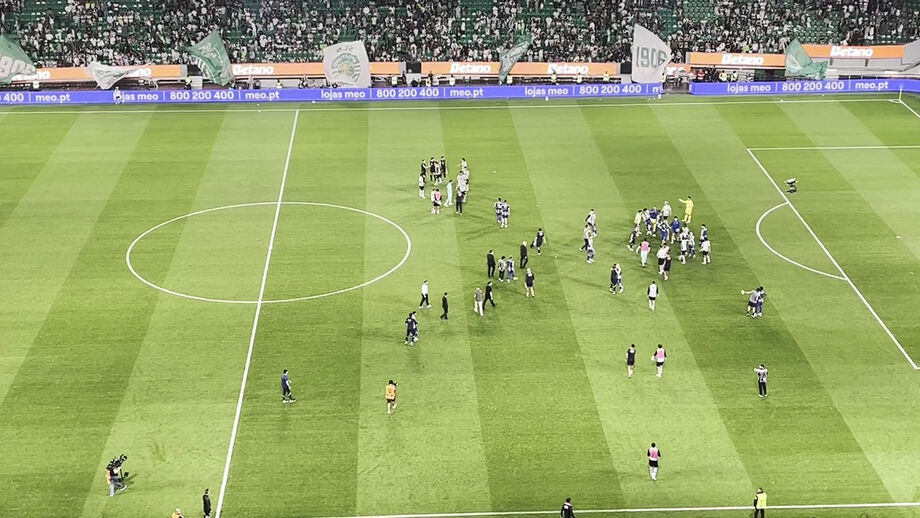 Houve ainda um pequeno sururu no centro do terreno