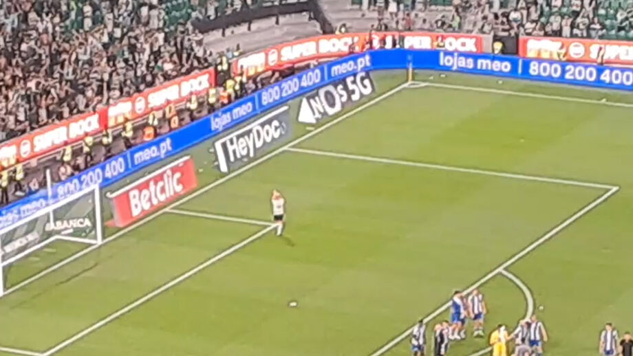 Avançado dinamarquês está de saída do clube