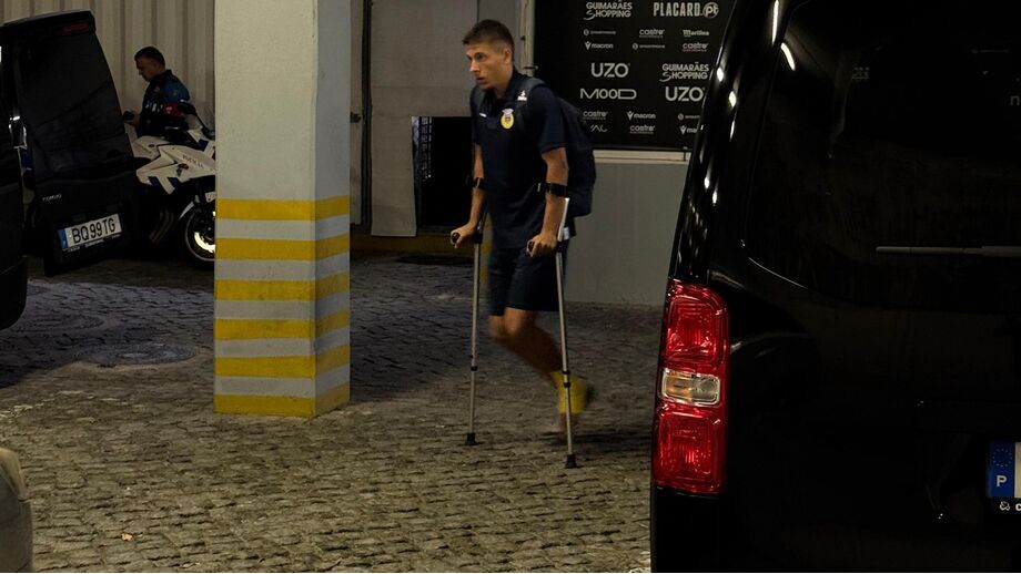 José Fontán sai de muletas do Estádio D. Afonso Henriques após lance polémico