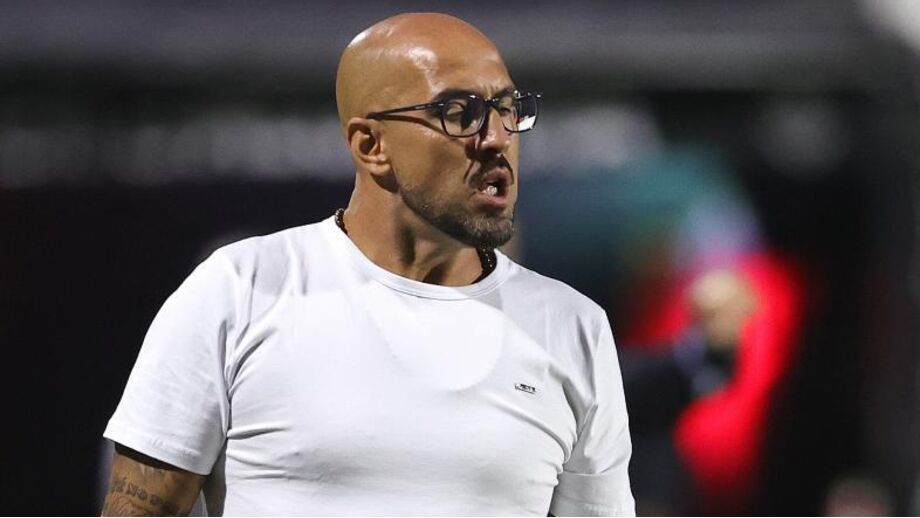 José Faria, agora ex-treinador do Estrela da Amadora