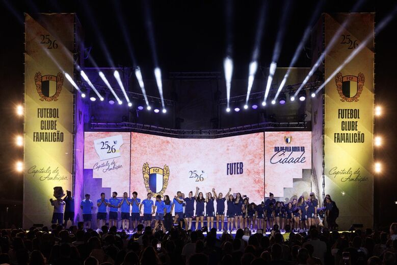 Apresentação do plantel principal do Famalicão na Praça D. Maria II