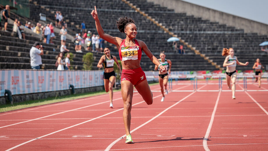 Fatoumata Diallo bate recorde nos 400 metros barreiras em Braga