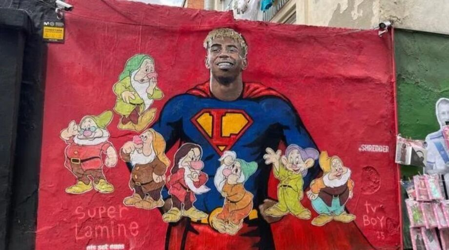 Mural de Lamine Yamal em Barcelona vandalizado com imagens dos Sete Anões