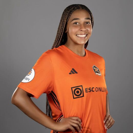 Ashley Barron e Mackenzie Cherry reforçam a equipa feminina do Sporting