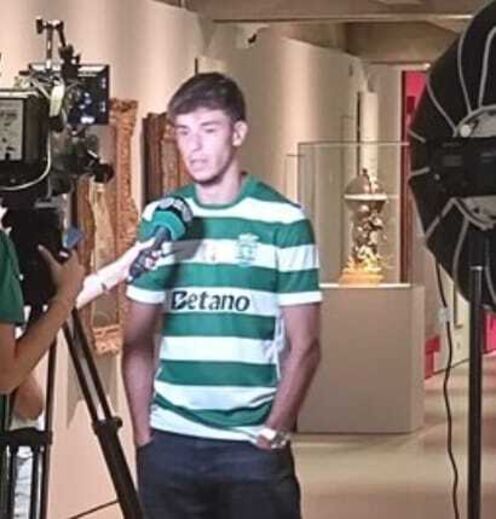 Vagiannidis vestido à Sporting