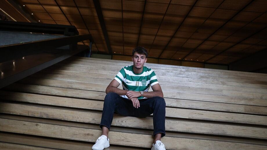 Vagiannidis reforça o Sporting CP, assinando contrato por cinco épocas