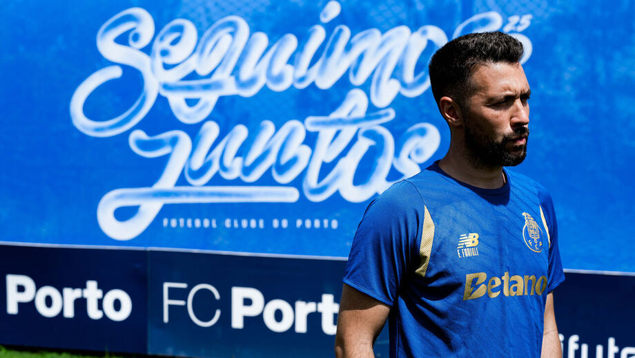 Farioli quer que equipa 'honre a memória' do malogrado jogador