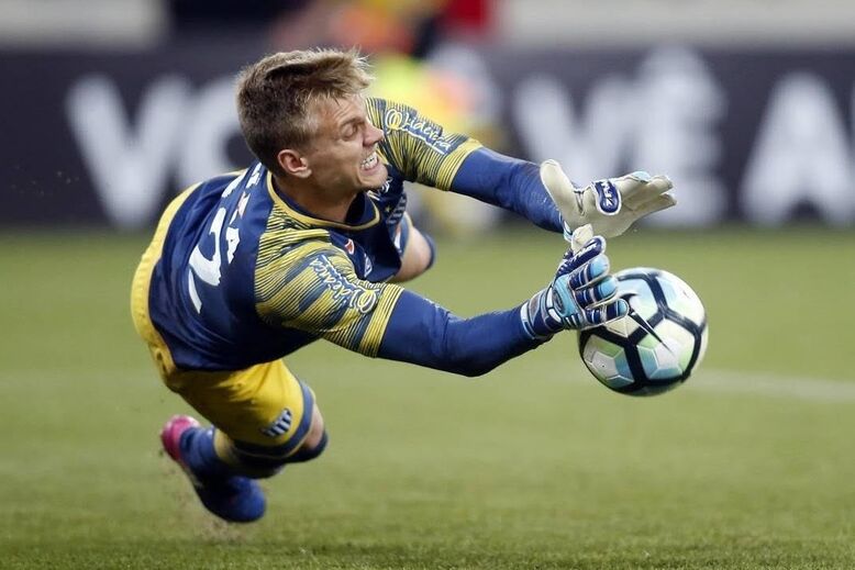 Douglas Friedrich já jogou no Irão e na Arábia Saudita