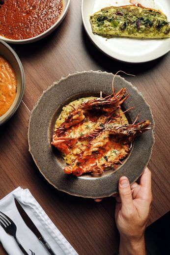 Chef Hari Chapagain cria pratos no Oven com sabores do Oriente e Ocidente