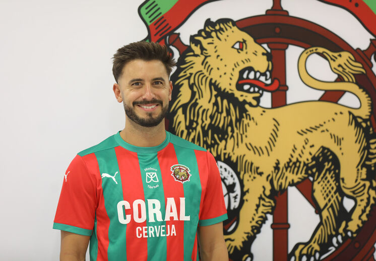 Raphael Guzzo assina pelo Marítimo 