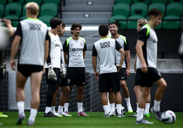 As imagens do treino do Sporting em Alvalade 