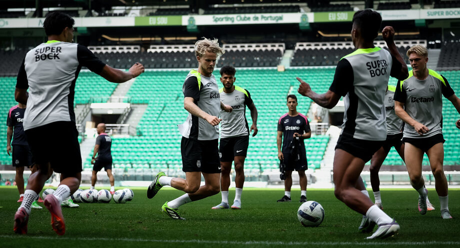 As imagens do treino do Sporting em Alvalade 