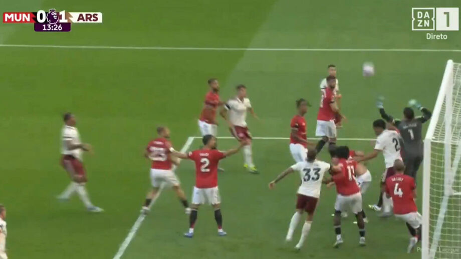O lance da polémica no Manchester United-Arsenal