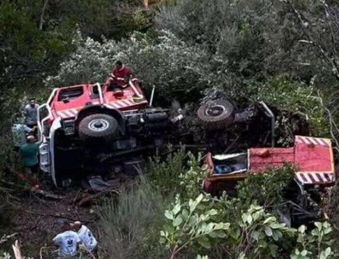 Capotamento de veículo de bombeiros na Covilhã