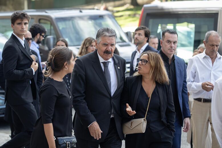 Figuras do futebol português (e não só) reunidas no último adeus a Joaquim Oliveira