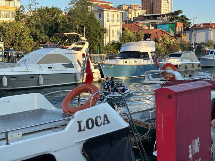 Ambiente de 'fair play' em Istambul: adeptos de Benfica e Fenerbahçe animam-se antes do jogo