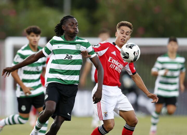 Benfica vence Sporting na Revelação