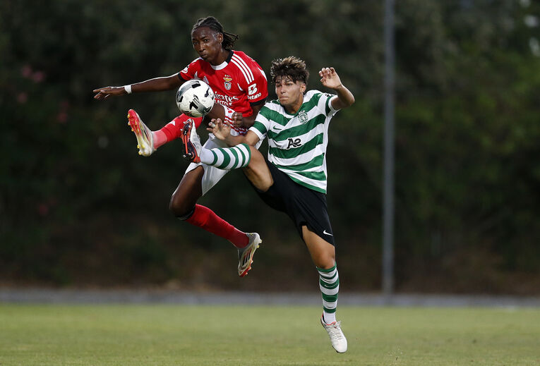 Benfica vence Sporting na Revelação