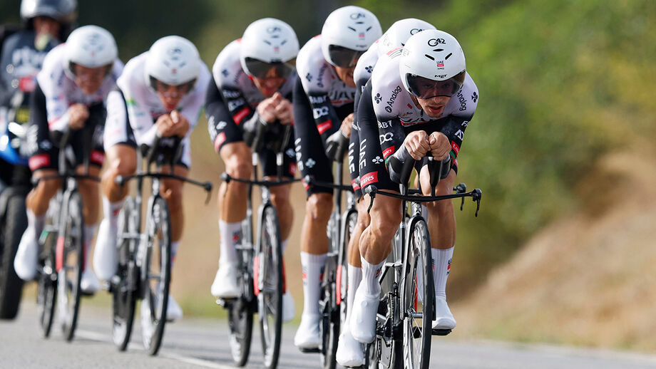 João Almeida e a equipa UAE Emirates vencem contrarrelógio coletivo em Figueres