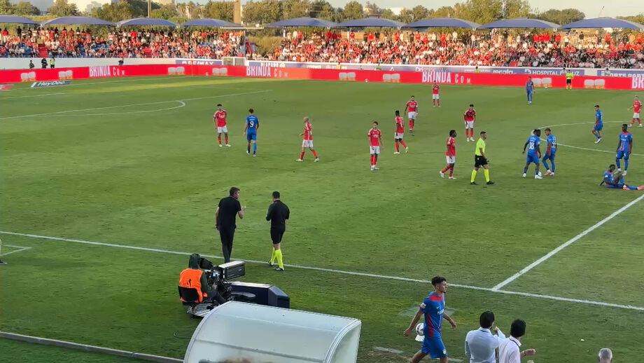 Leandro Santos ou uma adaptação: castigo de Dedic abre dúvida à direita