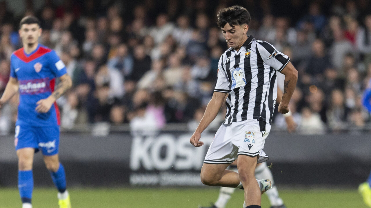 Gonzalo Pastor reforça o meio-campo do Famalicão