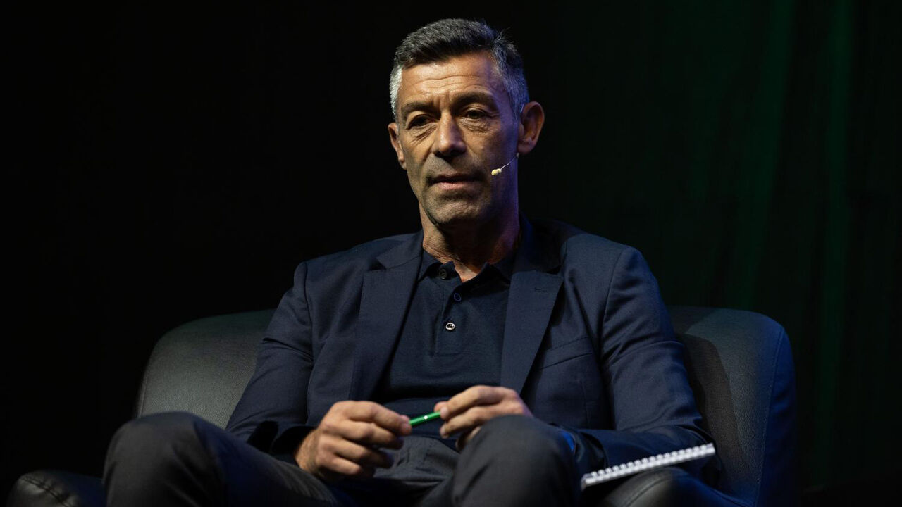 Pedro Caixinha pondera avançar com processo contra o Santos