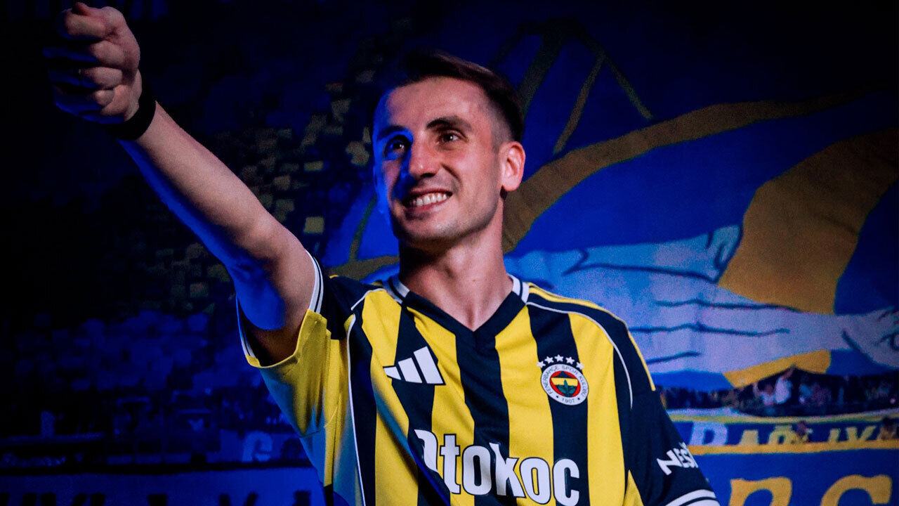 Aktürkoglu assina pelo Fenerbahçe