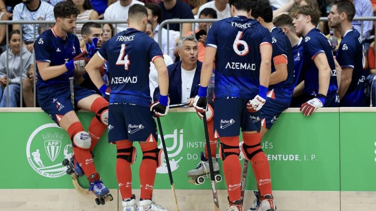 França vence Portugal no Europeu de hóquei em patins, em Paredes