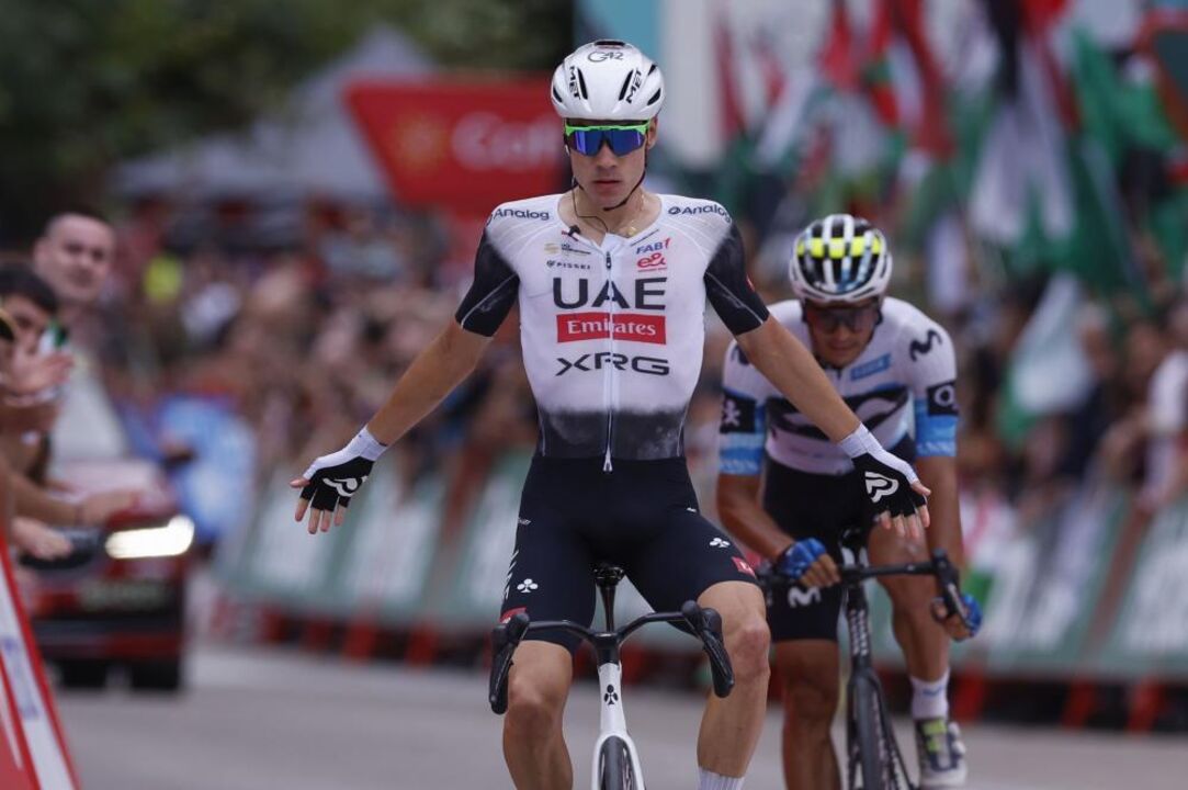 Ayuso vence etapa da Vuelta, Vingegaard lidera, Almeida em segundo